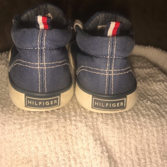 Tommy shoes little boy size 9 - Picture 3 of 5
